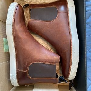 Frye company Essex Chelsea shearling shoe sz. 11.5